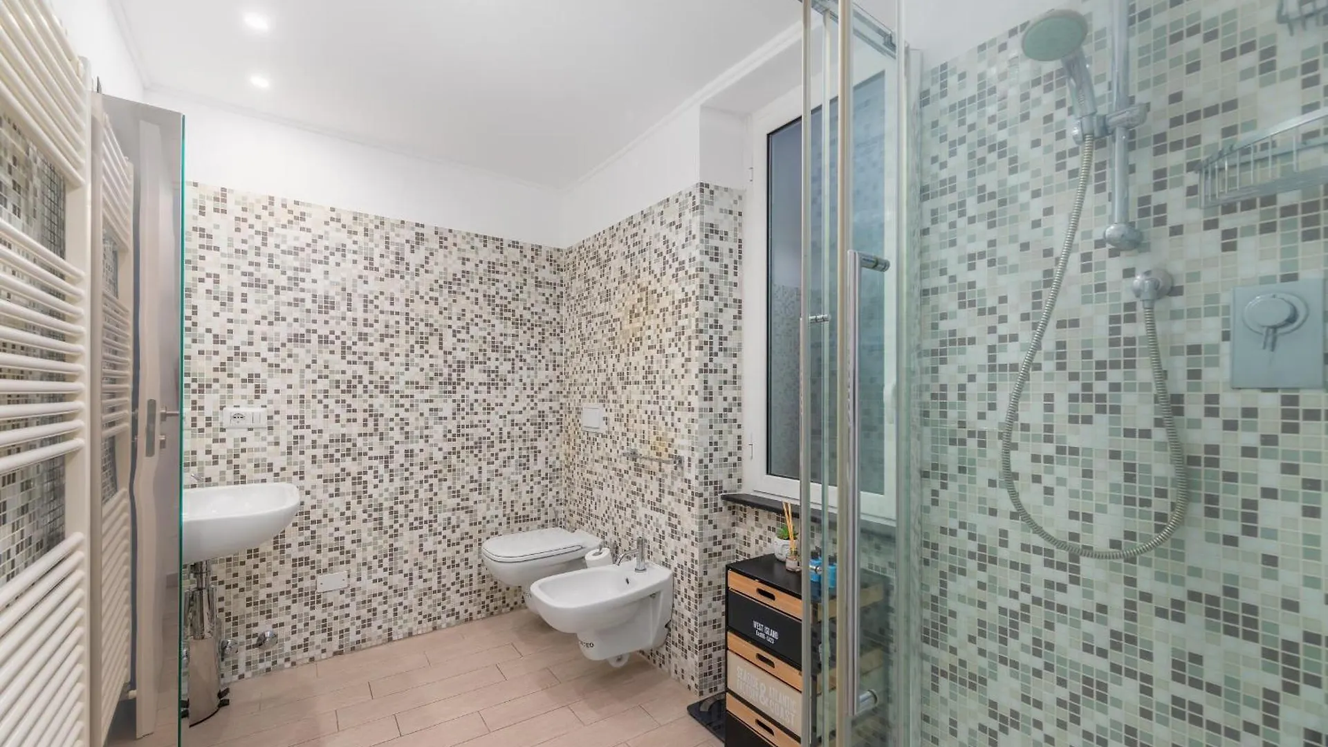 Apartment Suite Tra Il Porto E Il Centro, 150M Dal Mare,Wifi Savona Italy